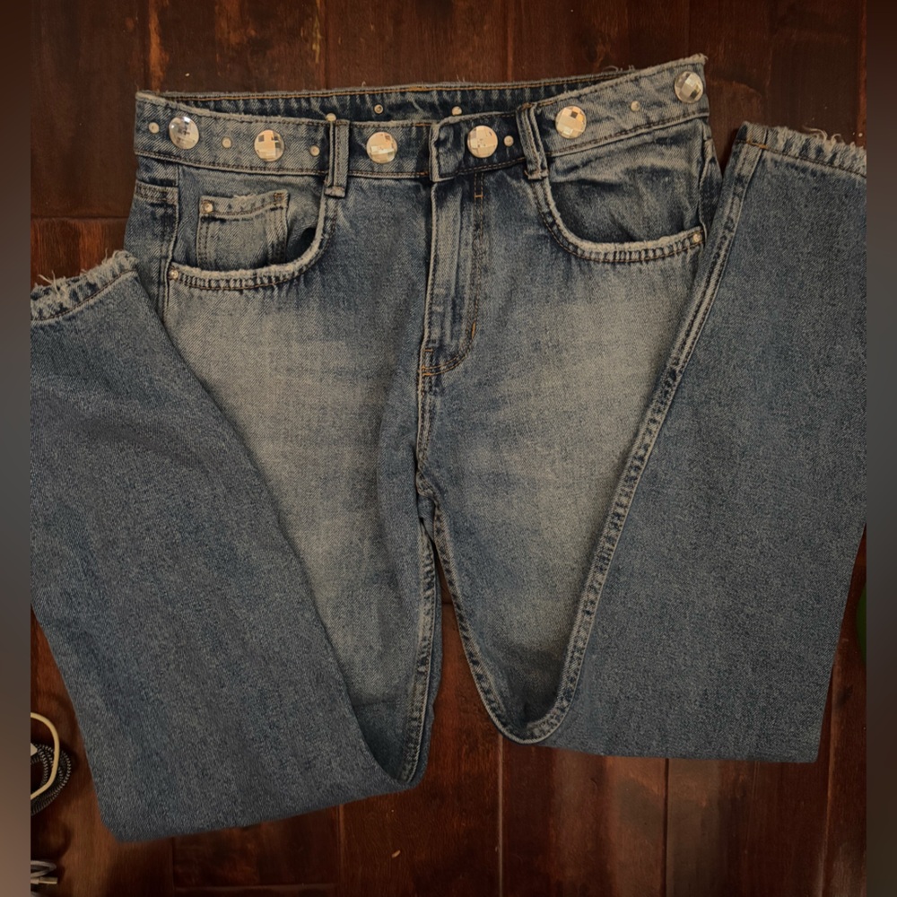 Zara LIKE NEW Jeweled Waist Cropped Straight Jeans, Size 28 - Picture 4 of 6